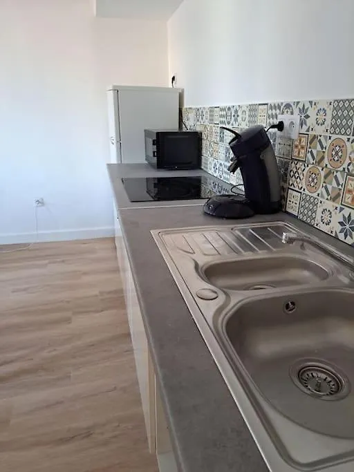 Petit Duplex Centre Medieval Hyeres Apartment
